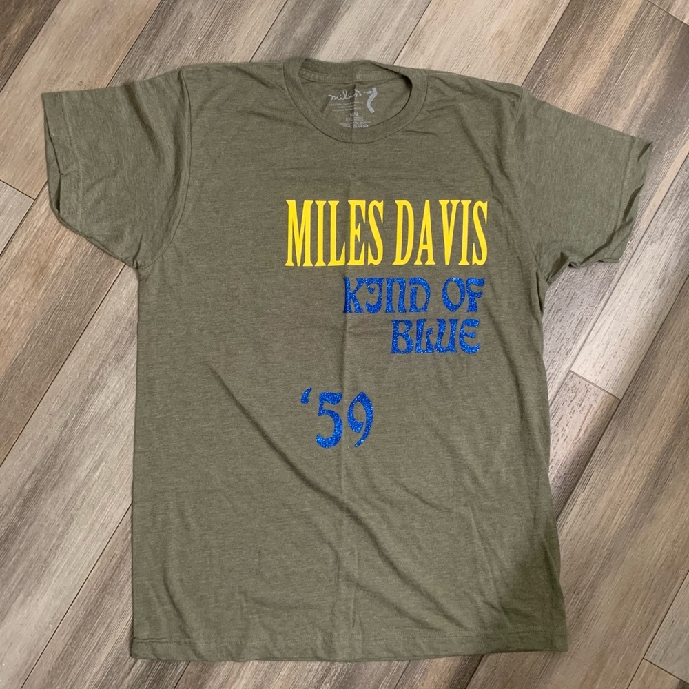Miles Davis 'Kind of Blue' Graphic Tee - Olive with Yellow & Blue Print